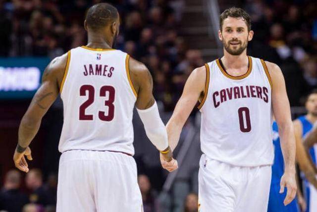 中的角色与 中的角色与